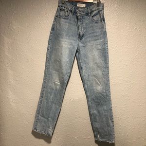 Abercrombie 90’s Straight Ultra High Rise Jeans